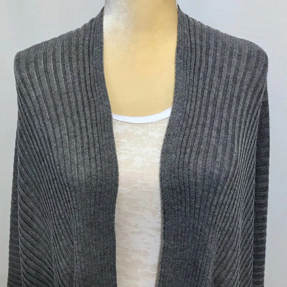 Save the Ocean NWT Ribbed Knit Cape/Poncho for Women One Size - Picture 2 of 10